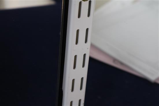 A pair of 9ct gold leaf earrings, 2.8cm